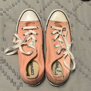 Light pink converse